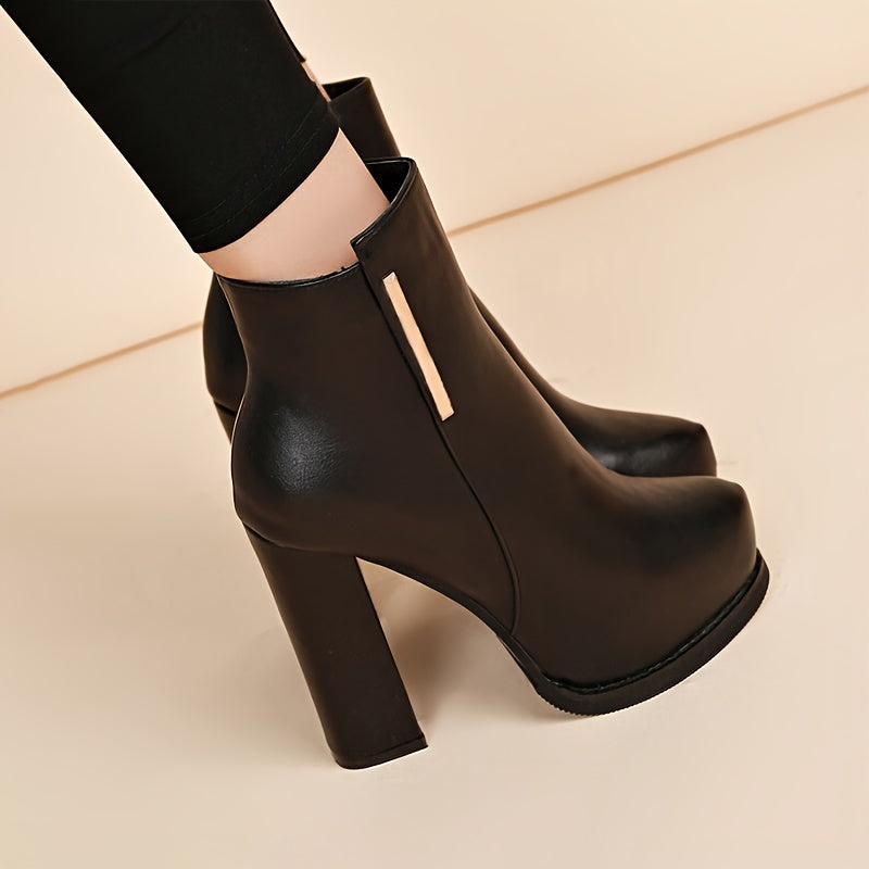 Women's Minimalist Chunky Heel Boots – Comfy & Stylish